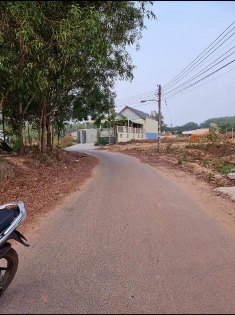 Chủ gởi bán lô đất Phú Chánh tx Tân Uyên Bình Dương, giá 2.35 tỷ