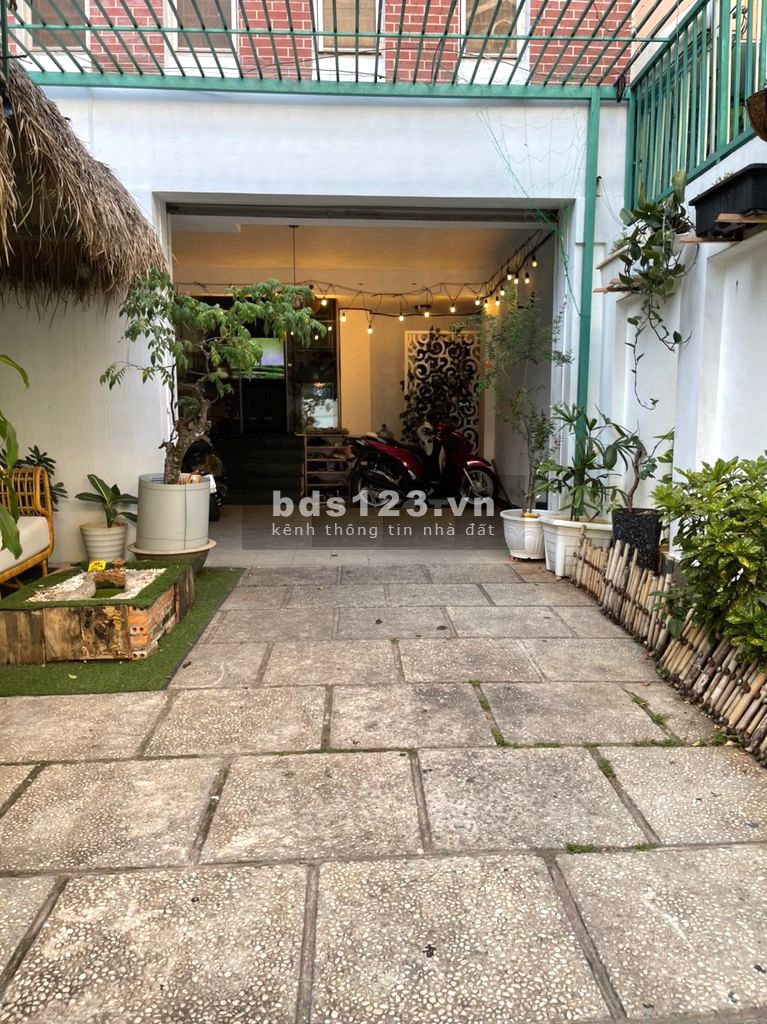 Nhà Phổ Quang P2 Tân Bình, Trệt_3 lầu sân thượng 5 phòng, nhà đẹp, gần sân bay.