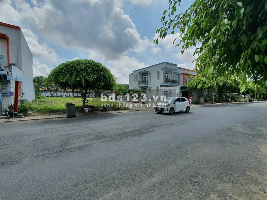 Bán Lô Góc 2 MT Đường Trần Bạch Đằng, P. An Hòa, Rạch Gía, Kiên Giang 13X18m, giá 3.1 tỷ