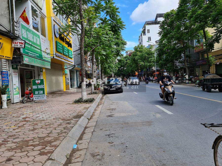 Bán nhà phố chính chủ chỉ nhỉnh 8 tỷ - Vị trí siêu đắc địa, sổ đỏ chính chủ