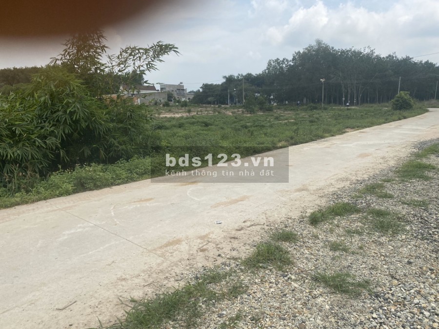 Chính chủ cần bán lô đất cách khu du lịch Suối Nhum 10p chạy xe.