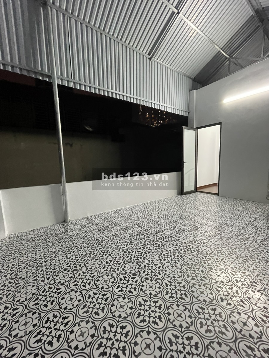 Bán nhà đẹp ở luôn ngõ 129 Nguyễn Trãi 4 tầng 55m2 cách ô tô 10m giá 5,3 tỷ. LH 0912442669