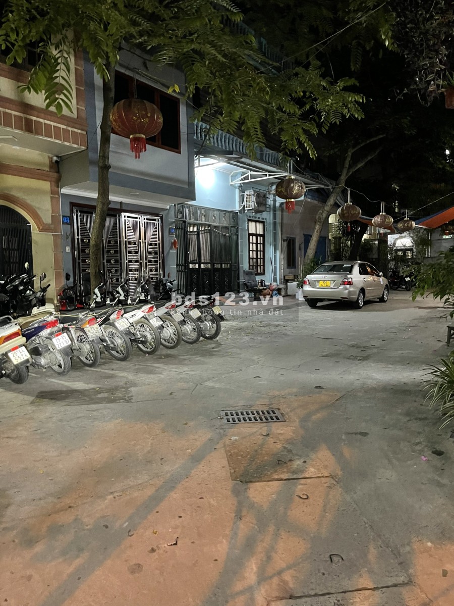 Bán nhà đẹp ở luôn ngõ 129 Nguyễn Trãi 4 tầng 55m2 cách ô tô 10m giá 5,3 tỷ. LH 0912442669