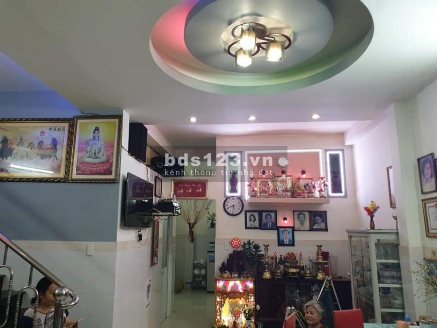 NHÀ DƯƠNG BÁ TRẠT PHƯỜNG 1 QUẬN 8 CÁCH CÂY CẦU LÀ ĐẾN QUẬN 1.