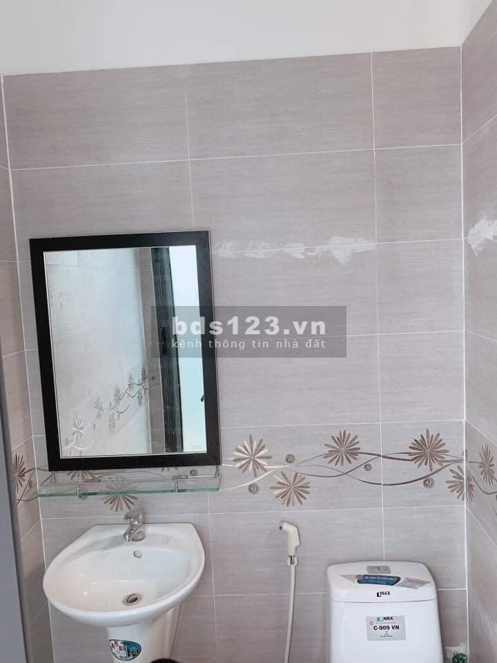 Nhà nguyên nguyên căn hẻm xe tải, diện tích 54m2, giá 6.4 tỷ, Phú Thọ Hoà