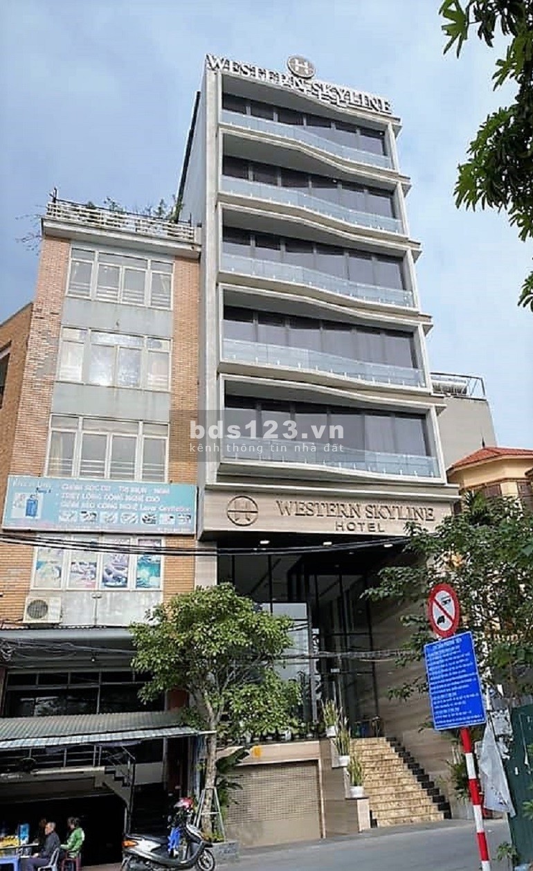 Nhà mặt phố Dịch Vọng, Cầu Giấy. Vỉa hè, oto, KD. 195m2 MT11m 26 tỷ