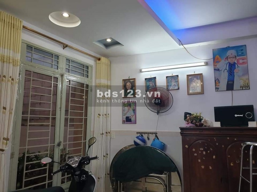 NHÀ DƯƠNG BÁ TRẠT PHƯỜNG 1 QUẬN 8 CÁCH CÂY CẦU LÀ ĐẾN QUẬN 1.