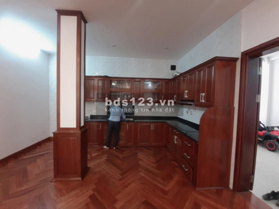 Bán nhà mặt đường Ngọc Hồi, Thanh Trì ô tô, kinh doanh 300m2*5T, Mt 10m, hơn 20 tỷ