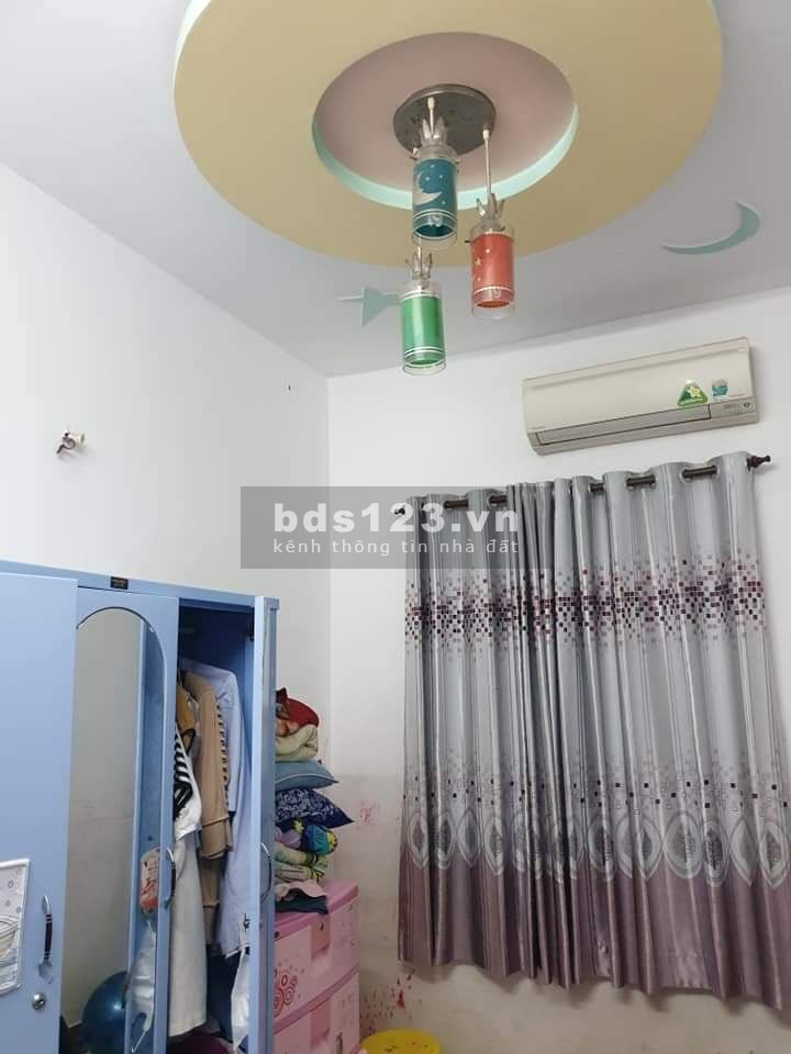 NHÀ DƯƠNG BÁ TRẠT PHƯỜNG 1 QUẬN 8 CÁCH CÂY CẦU LÀ ĐẾN QUẬN 1.