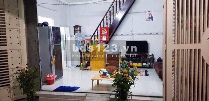 Nhà Nguyễn Thanh Tuyền, nhà kiên cố, cách đường lớn 10m, giá 3.2 tỷ