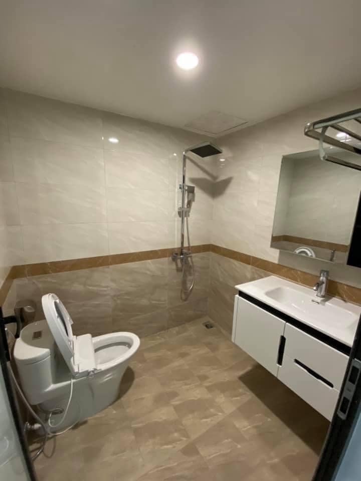 Bán nhà mặt Hồ Văn Chương DT 30m2x5T thang máy, gara ô tô kinh doanh cafe vỉa hè rộng