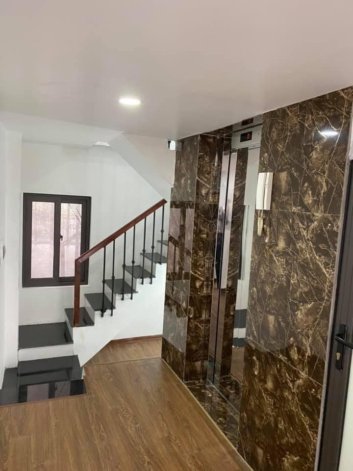 Bán nhà mặt Hồ Văn Chương DT 30m2x5T thang máy, gara ô tô kinh doanh cafe vỉa hè rộng