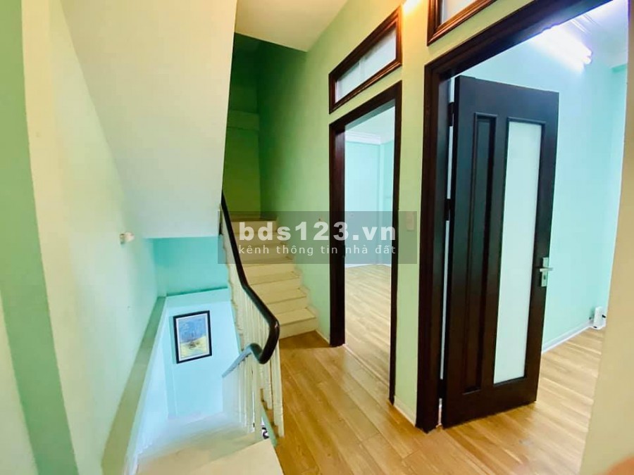 Bán nhà Ngọc Lâm ngõ rộng, thông ô tô đỗ cổng, giá bán 3.35 tỷ