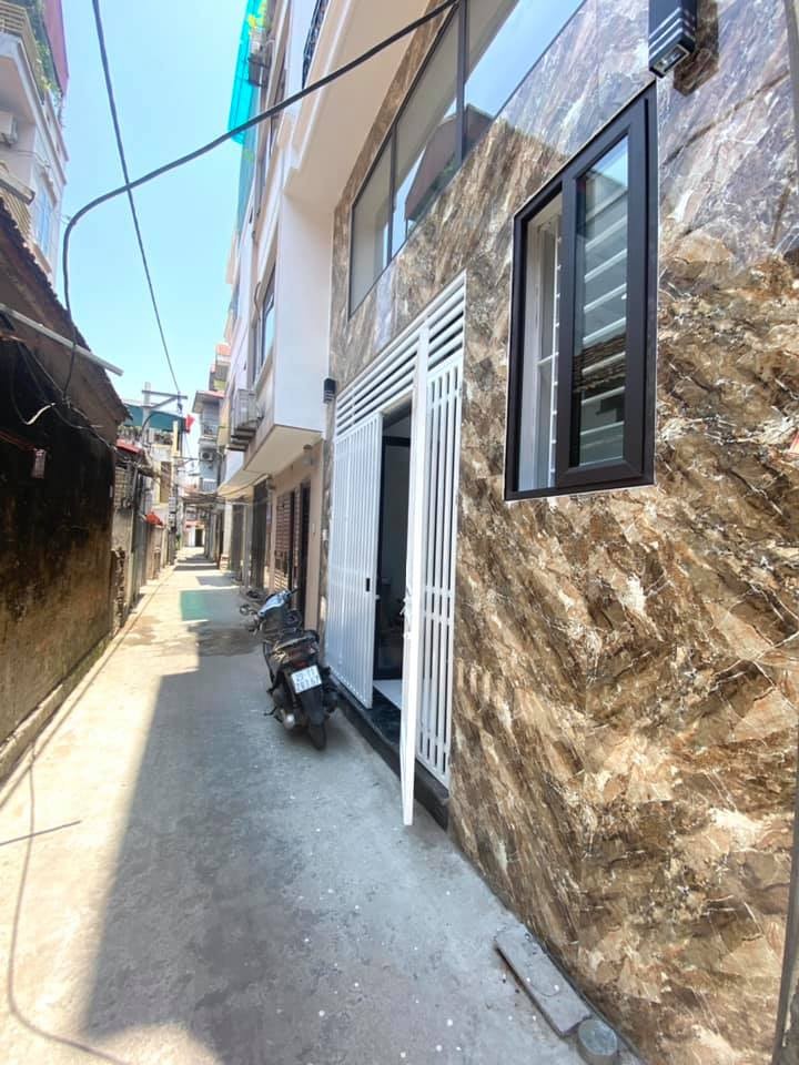 Bán nhà Lô góc Yên Lộ, ô tô, 35m2, 5 tầng, MT 4.3m giá 2.7 tỷ