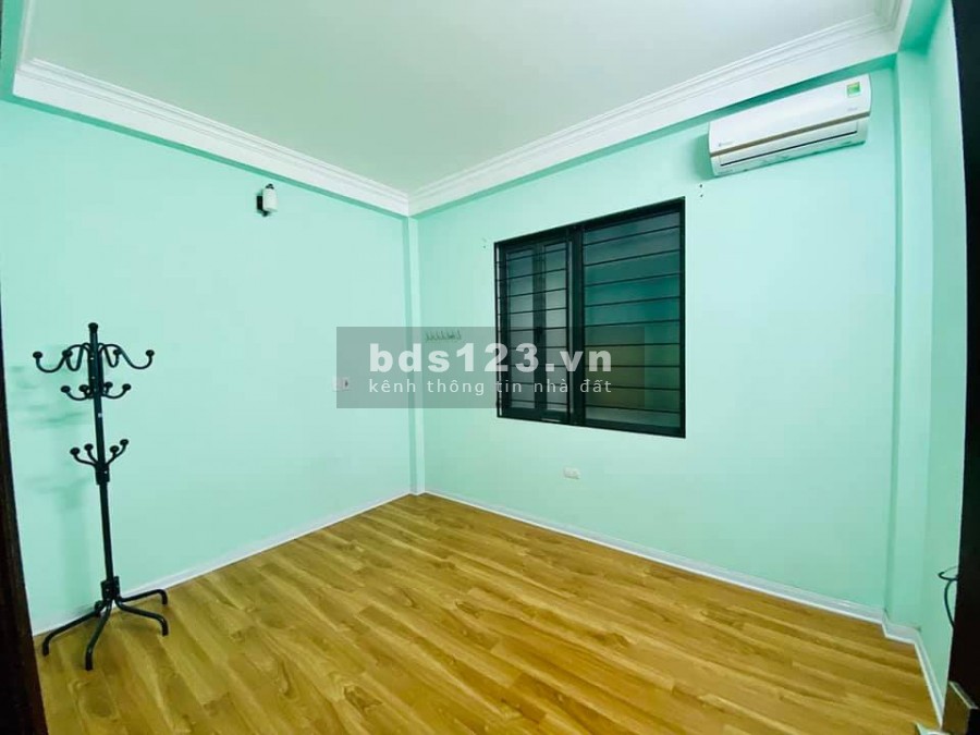 Bán nhà Ngọc Lâm ngõ rộng, thông ô tô đỗ cổng, giá bán 3.35 tỷ