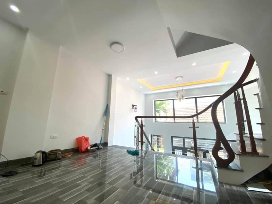 Bán nhà Lô góc Yên Lộ, ô tô, 35m2, 5 tầng, MT 4.3m giá 2.7 tỷ