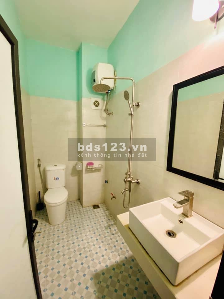 Bán nhà Ngọc Lâm ngõ rộng, thông ô tô đỗ cổng, giá bán 3.35 tỷ