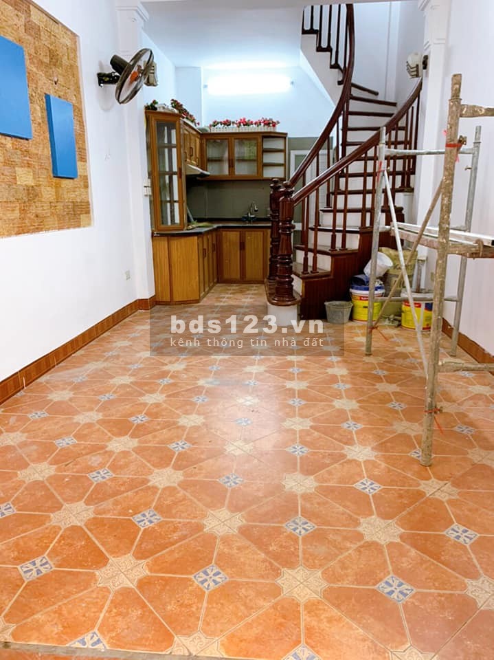 Vị trí siêu đẹp, hiếm có , lô góc ba thoáng, xây chắc chắn Nhà Hoàng Mai 28m2 x 2,3 tỷ