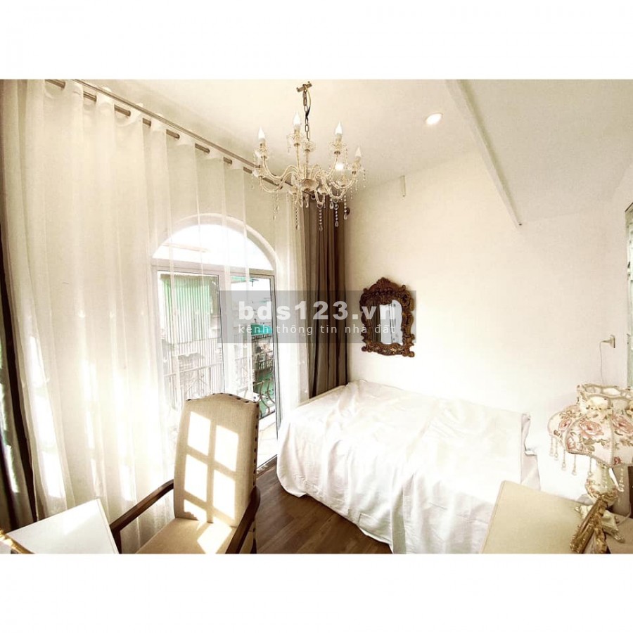 Mặt phố Ba Đình bán giá nhỉnh 5 tỷ, Homestay doanh thu 500 triệu/năm, sổ đẹp