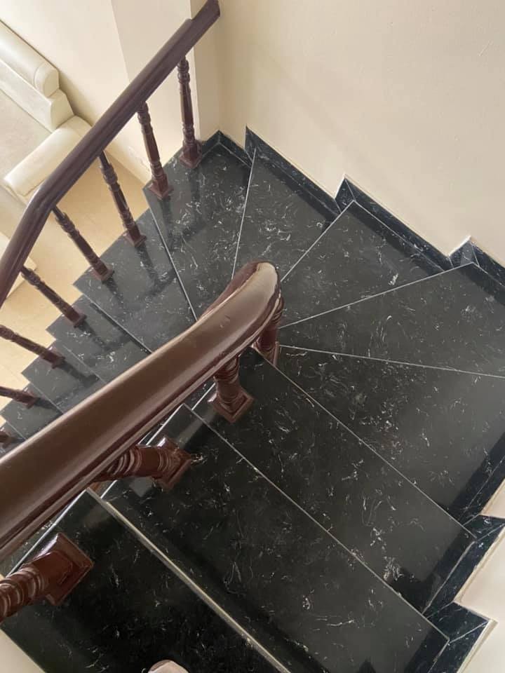 Cần bán nhà ngã 3 Kim Ngưu ô tô đỗ diện tích 40m2, MT 4m, giá hợp lý.