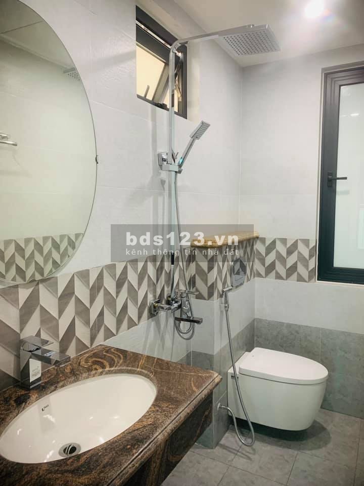 Nhà đẹp Cầu Giấy, lô góc, oto vào nhà, kinh doanh, thang máy, dt 36m2, 7 tầng, mt 5m, chỉ 7.4 tỷ