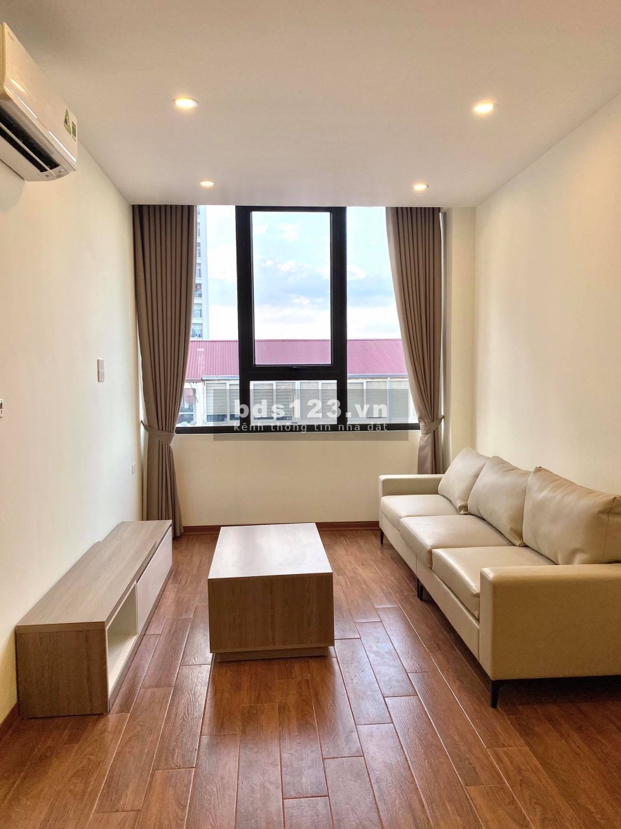 Cho thuê căn hộ mặt phố Phạm Hồng Thái, ô tô tránh, 60m2