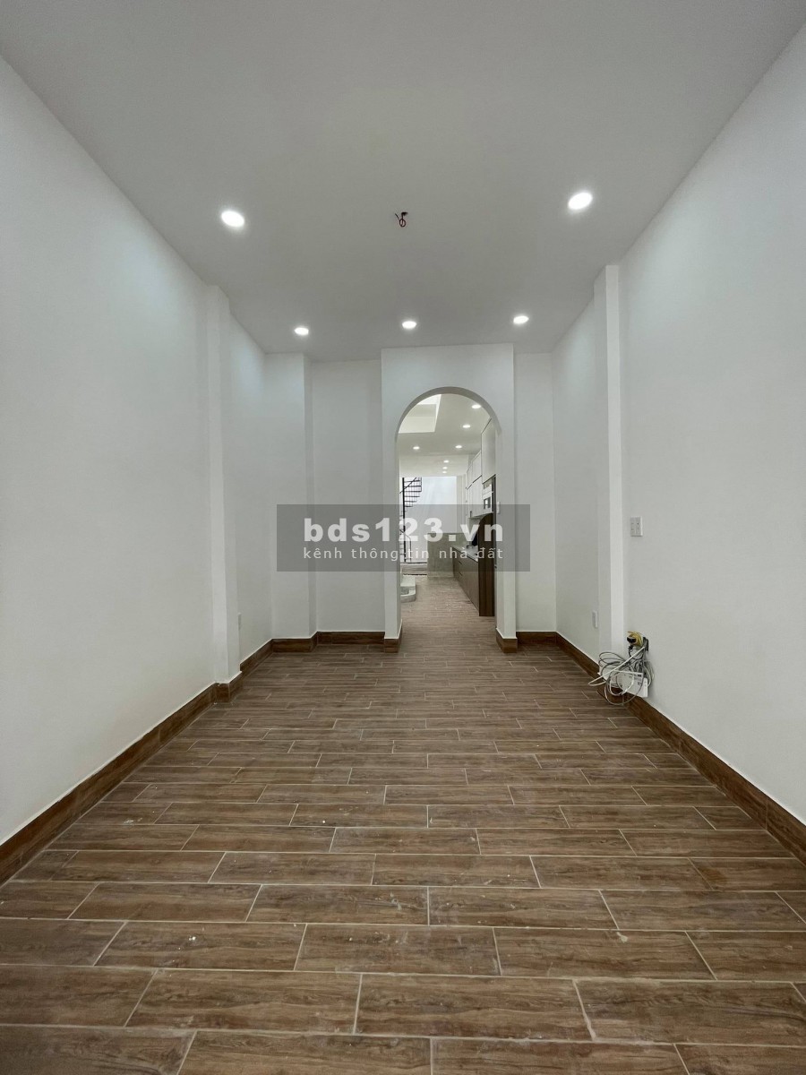 Bán nhà Khuông Việt, Tân Phú hẻm xe hơi, dt 70m2 2 tầng giá bán 5 tỷ 9