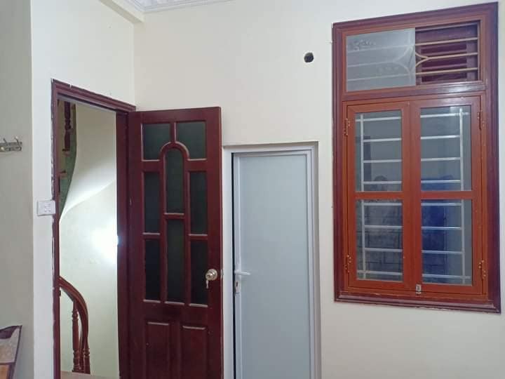 Bán nhà phố Kim Giang, 40m ra phố, 5 tầng cách Hoàng Đạo Thành chỉ mấy chục số nhà