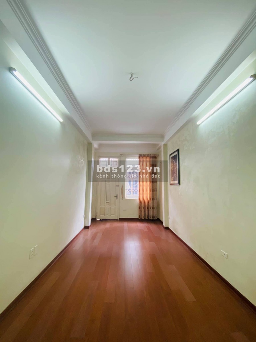 Cần bán nhà phố Chiến Thắng, Hà Đông dt 41m, mt 4.4m x 4 tầng mới xây giá 4,7 tỷ, kinh doanh lời 100tr/ tháng