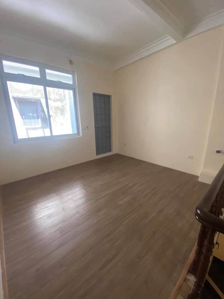 Cần bán nhà ngã 3 Kim Ngưu ô tô đỗ diện tích 40m2, MT 4m, giá hợp lý.
