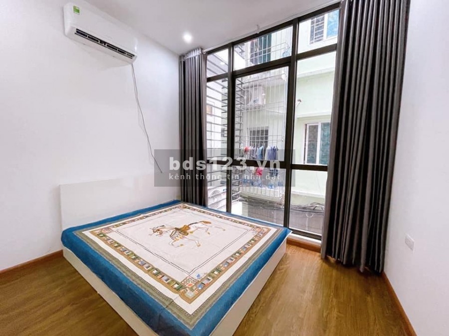 Siêu phẩm Cầu Giấy 40m2, tặng nội thất với giá vô cũng hạt dẻ, giá 3.3 tỷ