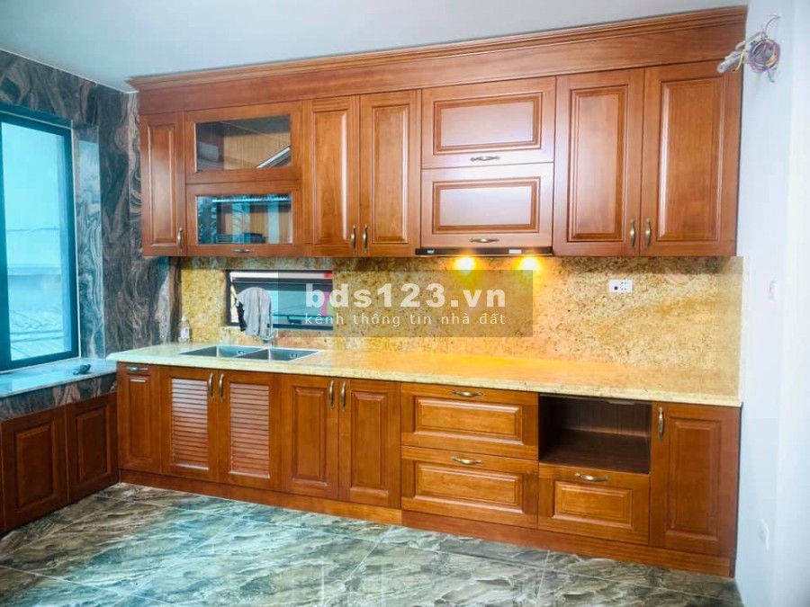 Nhà đẹp Cầu Giấy, lô góc, oto vào nhà, kinh doanh, thang máy, dt 36m2, 7 tầng, mt 5m, chỉ 7.4 tỷ