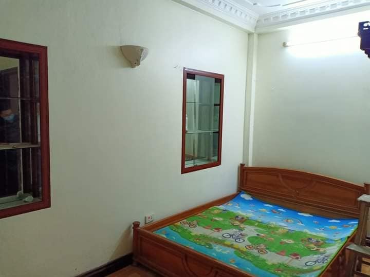 Bán nhà phố Kim Giang, 40m ra phố, 5 tầng cách Hoàng Đạo Thành chỉ mấy chục số nhà