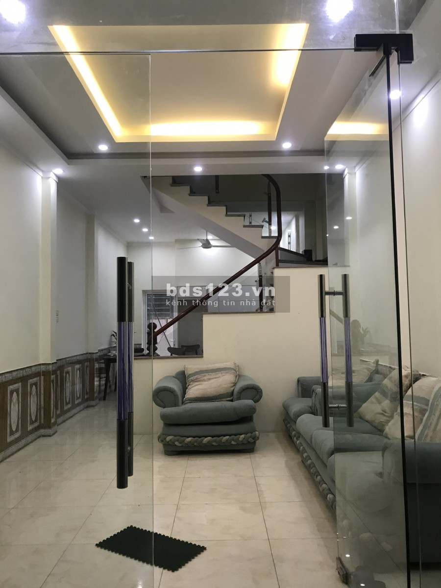 Bán nhà phân lô Học viện Quân Y, ô tô đỗ cửa 3 tầng 40m2 MT 4,1m giá chỉ 3,85 tỷ