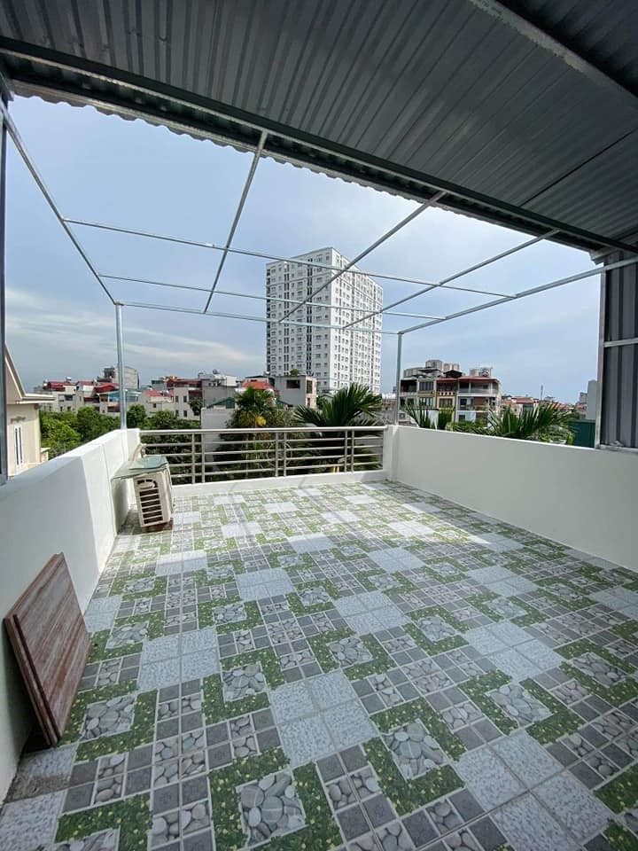 Chủ cần bán nhà Thạch Bán, ô tô đỗ cửa, chủ tự xây lên rất tâm huyết, lh 0934623415