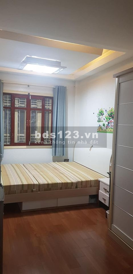 Hot nhất phố Đội Cấn, 4 tầng, DT 28m2, gần Lăng Bác, giá nhỉnh 2 tỷ, 0367971223