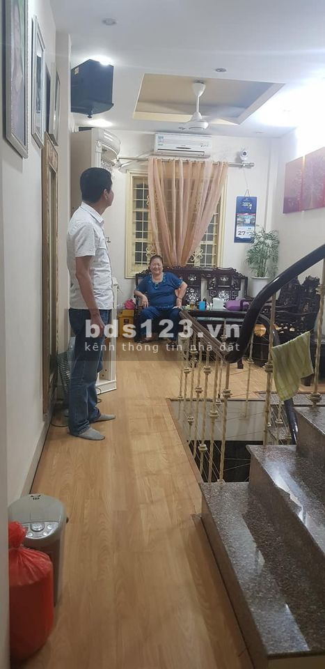 Hot nhất phố Đội Cấn, 4 tầng, DT 28m2, gần Lăng Bác, giá nhỉnh 2 tỷ, 0367971223