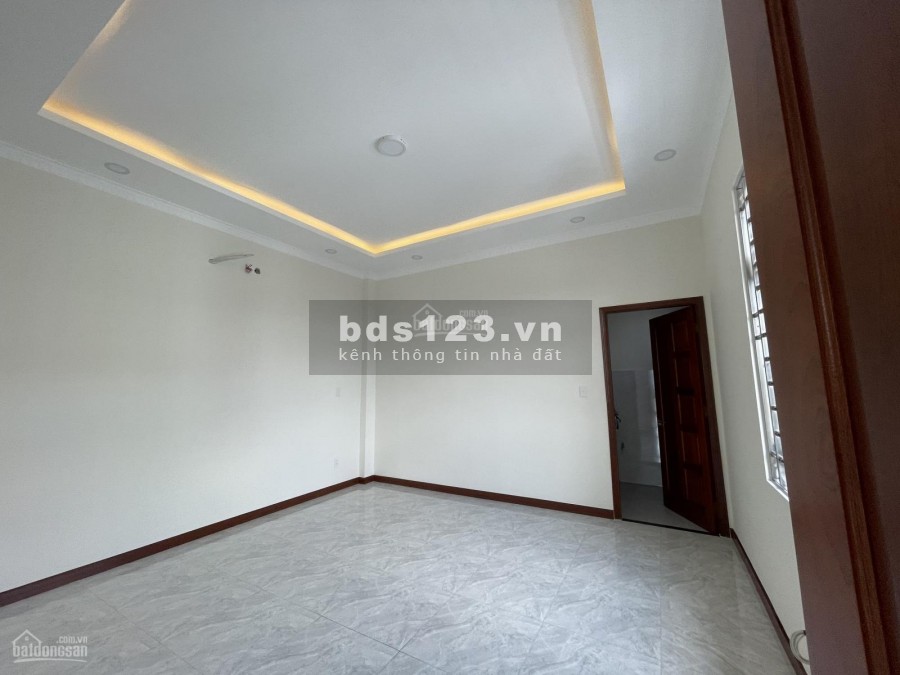 Bán nhà phố liền kề cách Vincom Plaza Dĩ An chỉ 5 phút