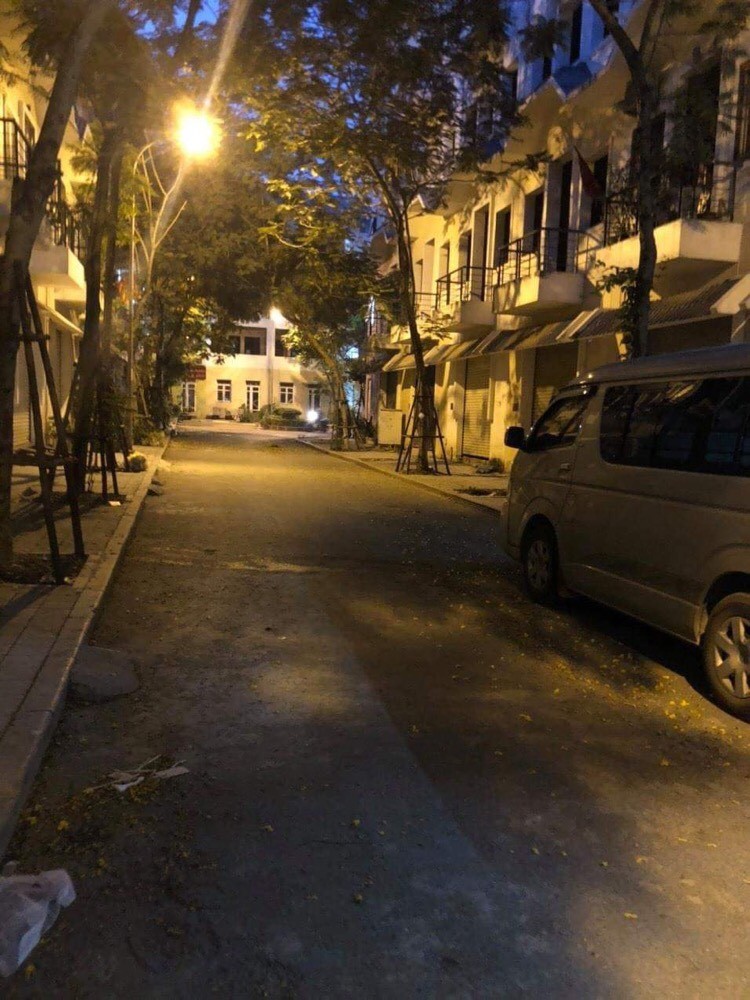 Cần bán nhà diện tích 100m x 5 tầng tại khu đô thị đô nghĩa Hà Đông Hà Nội