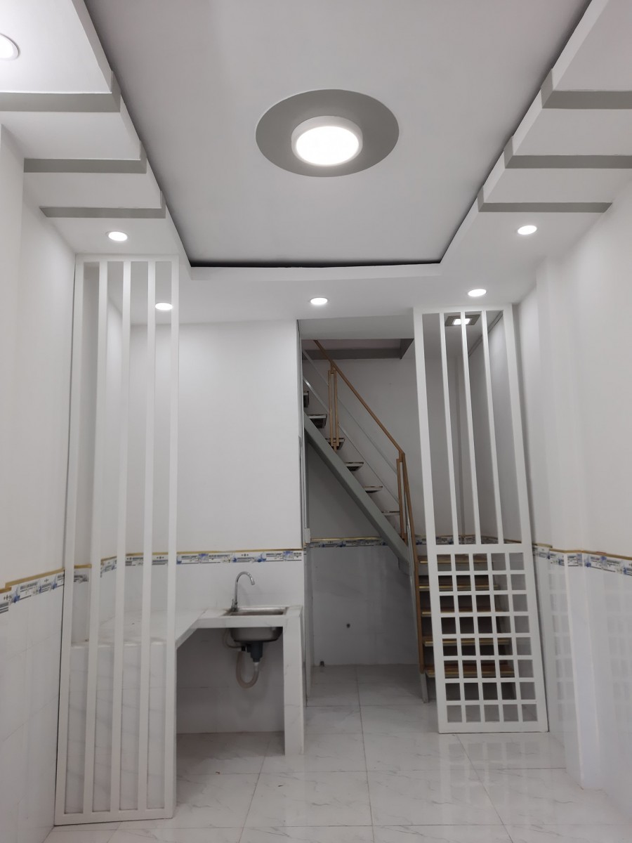 Nhà mới ở ngay, chủ gấp bán hạ thêm 50 triệu, giá chào mới 2.15 tỷ.