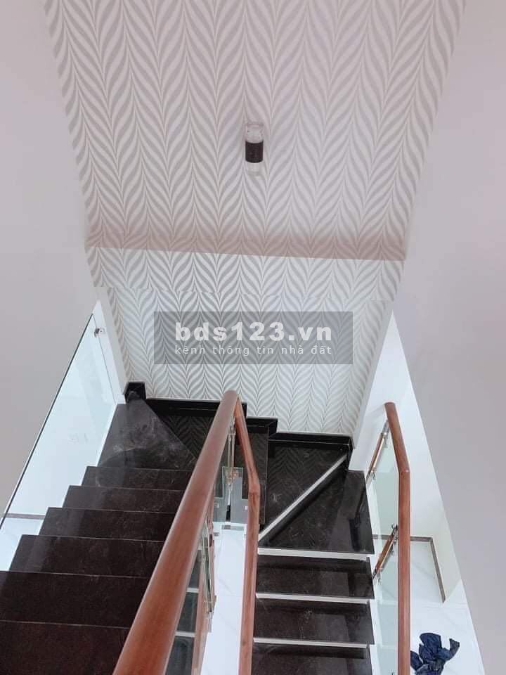Nhà nguyên nguyên căn hẻm xe tải, diện tích 54m2, giá 6.4 tỷ, Phú Thọ Hoà