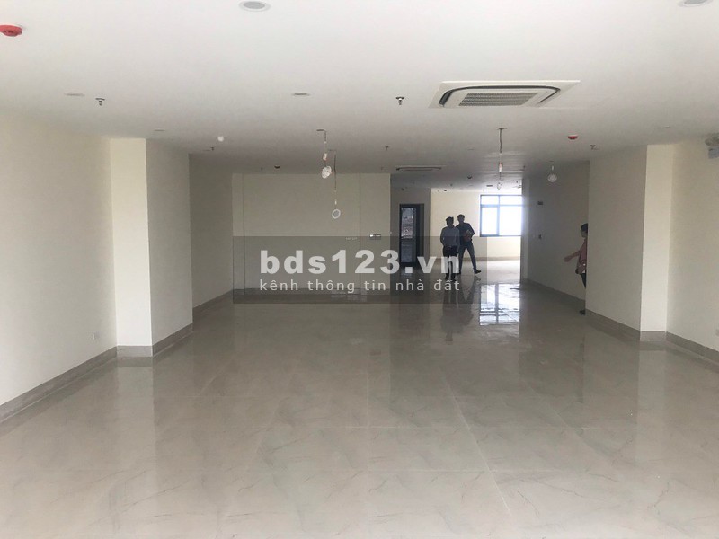 Chính chủ cho thuê văn phòng 35m2, 45m2, 105m2 mặt phố Nguyễn Văn Huyên, Cầu Giấy. Lh: 077.23.66666
