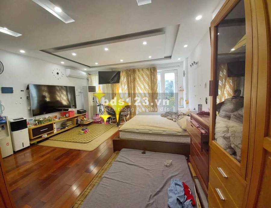 Nhà ngõ 603 Lạc Long Quân, Lô góc, thang máy, 50m2, giá bán 11.3 tỷ