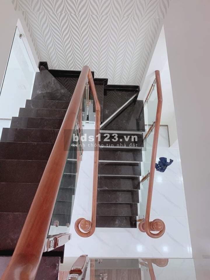 Nhà nguyên nguyên căn hẻm xe tải, diện tích 54m2, giá 6.4 tỷ, Phú Thọ Hoà