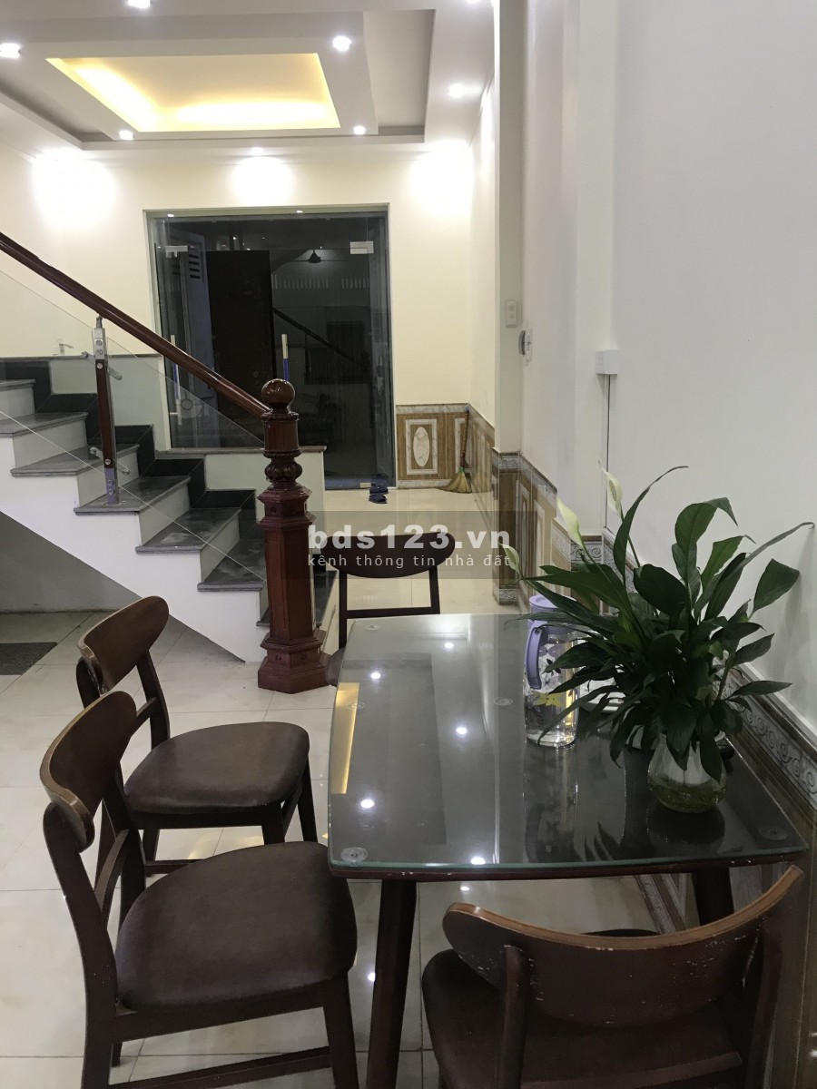 Bán nhà phân lô Học viện Quân Y, ô tô đỗ cửa 3 tầng 40m2 MT 4,1m giá chỉ 3,85 tỷ