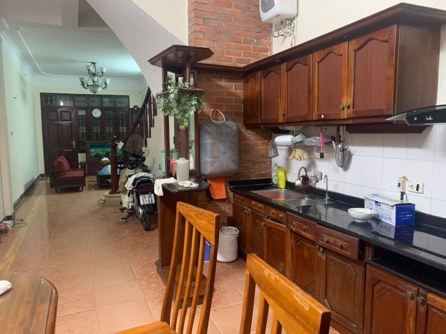 Bán nhà Phạm Ngọc Thạch, Oto, Vỉa hè, KD đa dạng,5 PN, 65m*4T, 16 tỷ, lh 0888104444