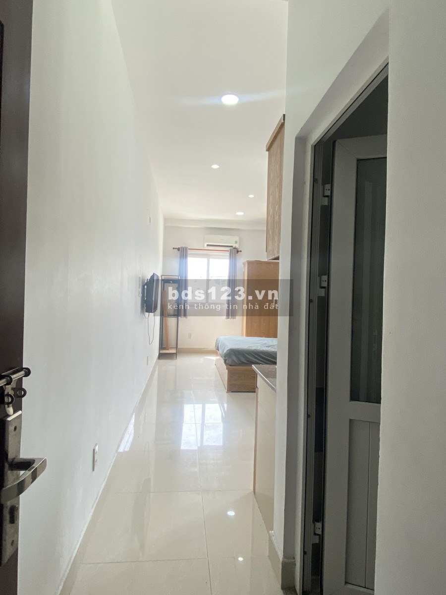 Cho thuê căn hộ đầy đủ tiện nghi có cửa sổ đón gió, bảo vệ 24/7 an ninh, đường CMT8 Quận 10, giá ưu đãi mùa dịch