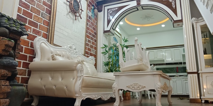 Nhà đẹp hẻm đẹp - xe hơi tới nhà - 2 lầu kiên cố - nội thất hoàng gia