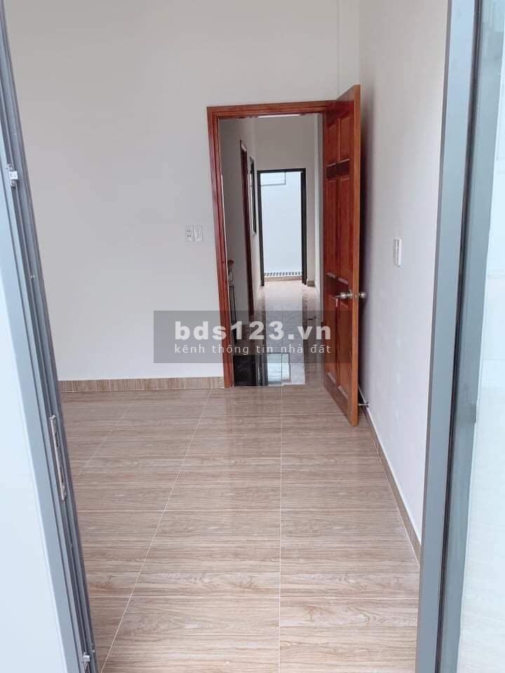 Nhà nguyên nguyên căn hẻm xe tải, diện tích 54m2, giá 6.4 tỷ, Phú Thọ Hoà