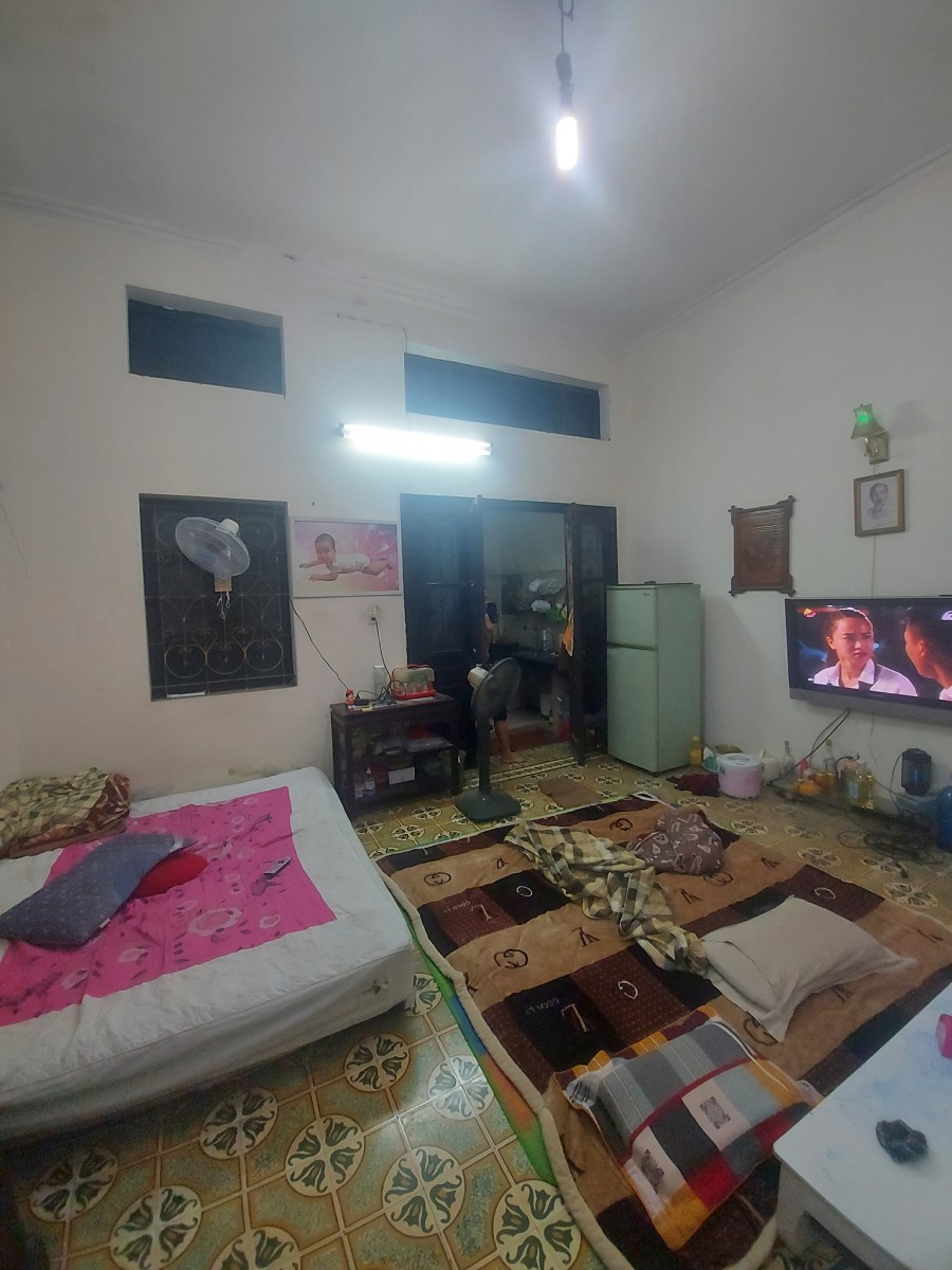 Bán gấp nhà vị trí đẹp Thụy Khuê, 38m, mặt tiền 4m, 5T, giá chào 3.3 tỷ. Tây Hồ